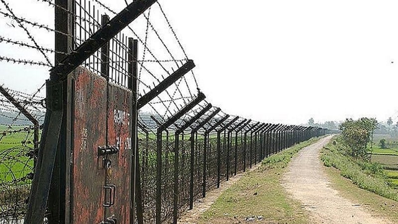 সীমান্তে গুলিতে আহত বাংলাদেশি যুবককে নিয়ে গেল বিএসএফ